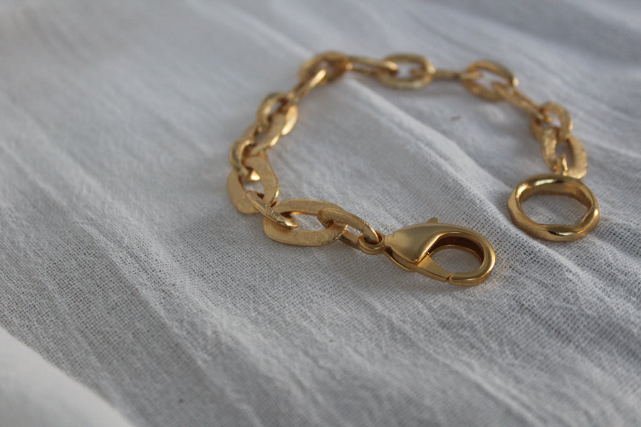 Over and Over Hand Etched Linked Chain Bracelet