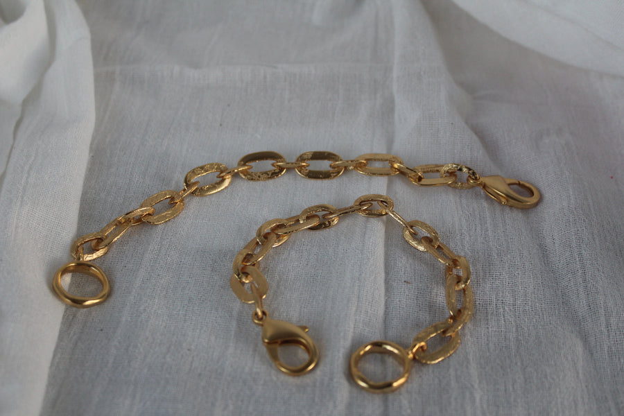 Over and Over Hand Etched Linked Chain Bracelet